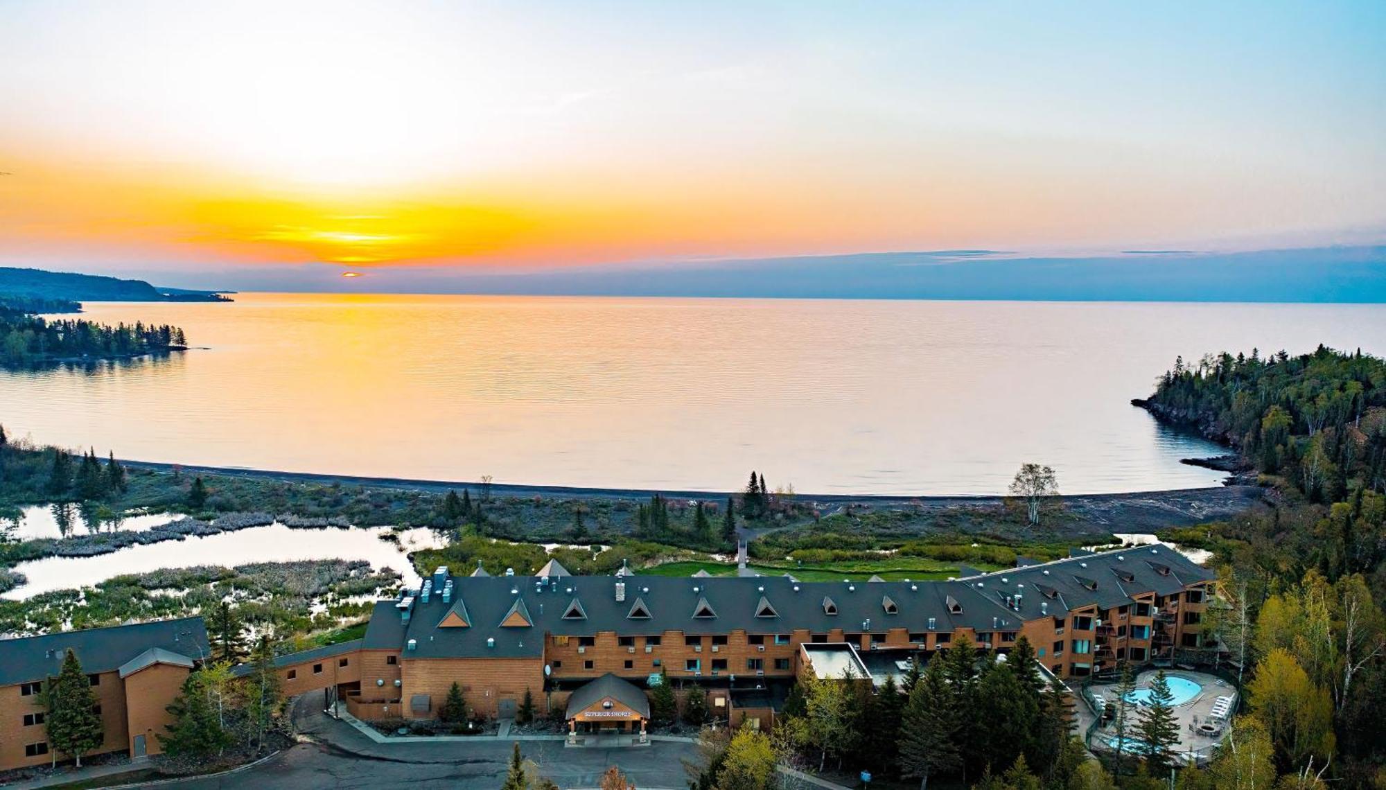 Superior Shores Resort Ту-Гарборс Екстер'єр фото