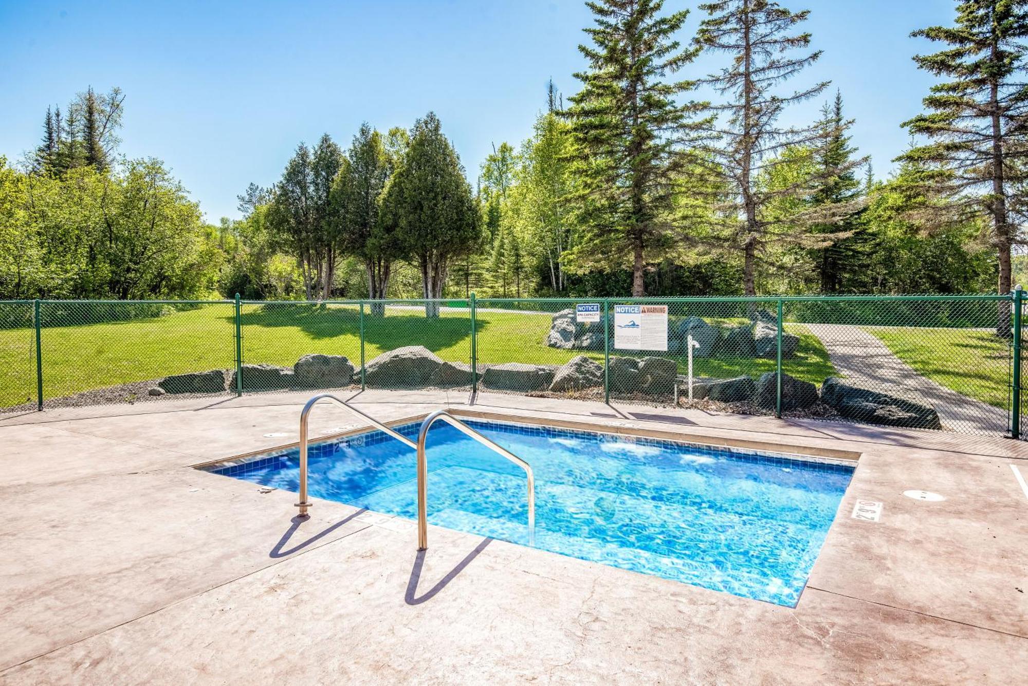 Superior Shores Resort Ту-Гарборс Екстер'єр фото